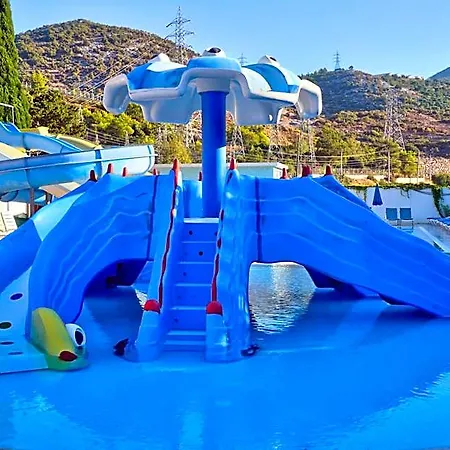 Ξενοδοχείο Blue Fish 4*