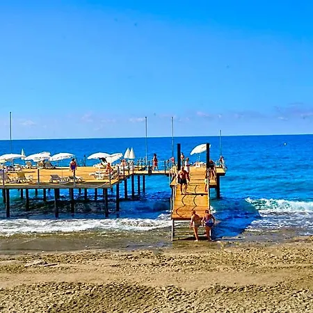 Ξενοδοχείο Blue Fish 4*